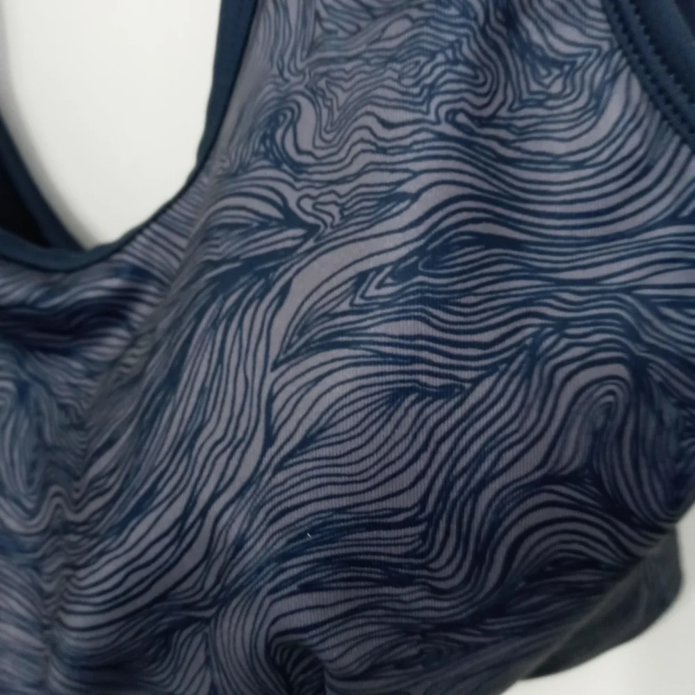 Joy lab Athletic Sports Bra. Wave Pattern. Removable Pads